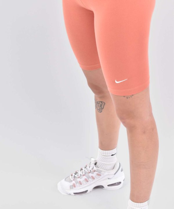 ⁦Nike Core Cycle Shorts - טייץ קצר ורוד נייק⁩ – תמונה ⁦3⁩