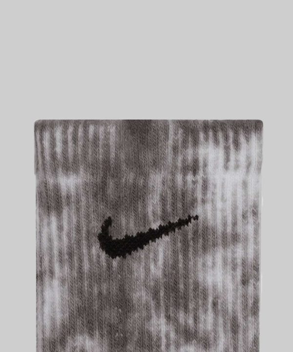 nike everyday plus cushioned crew socks
