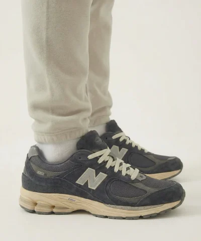new balance 2002r men