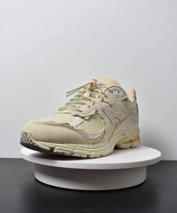 new balance 2002r protection pack