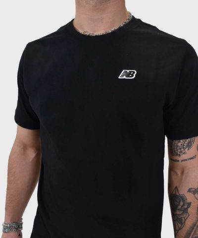 new balance logo black t-shirt