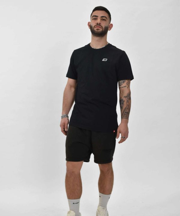 new balance logo black t-shirt