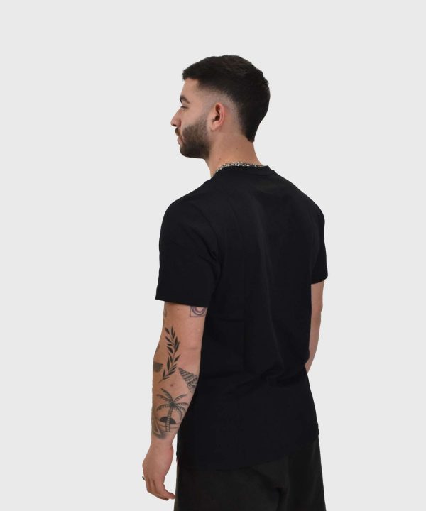 new balance logo black t-shirt