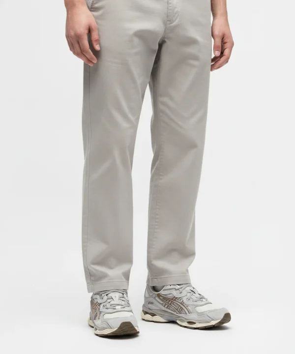 Asics GEL-NYC cream/cement grey male model shot