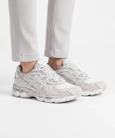 Alternative view of Asics GEL-NYC - סניקרס אסיקס אפור בז' נשים